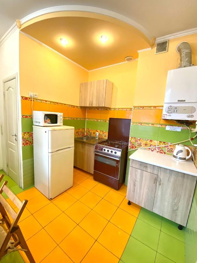Квартира Біля Залізничного Вокзалу Вулиця Залізнична 10 До 5 Гостей Lvov Exteriér fotografie