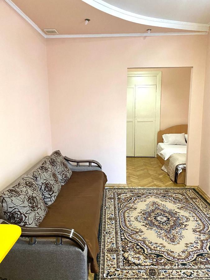 Квартира Біля Залізничного Вокзалу Вулиця Залізнична 10 До 5 Гостей Lvov Exteriér fotografie