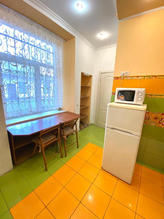 Квартира Біля Залізничного Вокзалу Вулиця Залізнична 10 До 5 Гостей Lvov Exteriér fotografie