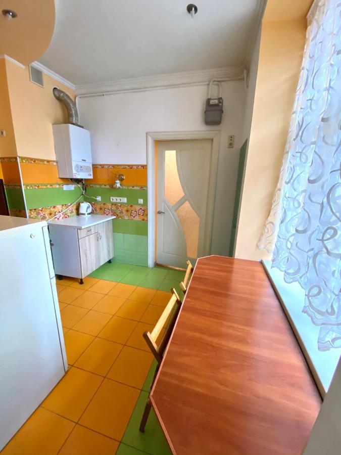 Квартира Біля Залізничного Вокзалу Вулиця Залізнична 10 До 5 Гостей Lvov Exteriér fotografie